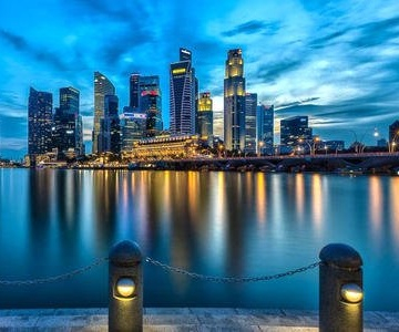 美歐澳外貿進入暫停時刻！港口停滿船，集裝箱堆成山！